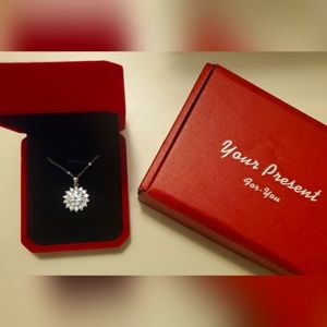 Lab diamond necklace.  Moissanite. 5ct.